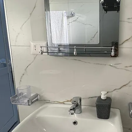 게스트하우스 Mili Vlorë